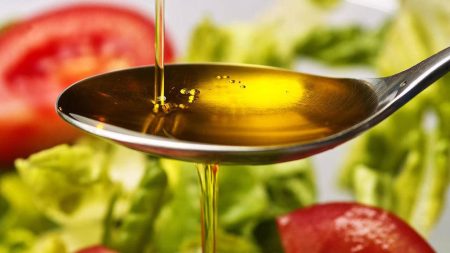 aceite de oliva en cuchara