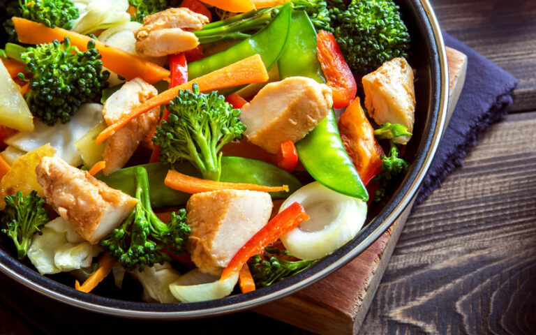 ensalada con pollo y brocoli